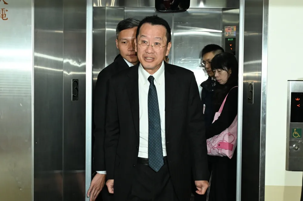 國防部「解放軍機艦資訊」遭質疑不透明　顧立雄：要保護情資來源