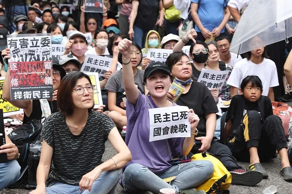憂心藍營強渡關山「三大案」　民進黨號召青鳥到立院「撐國會、挺民主」