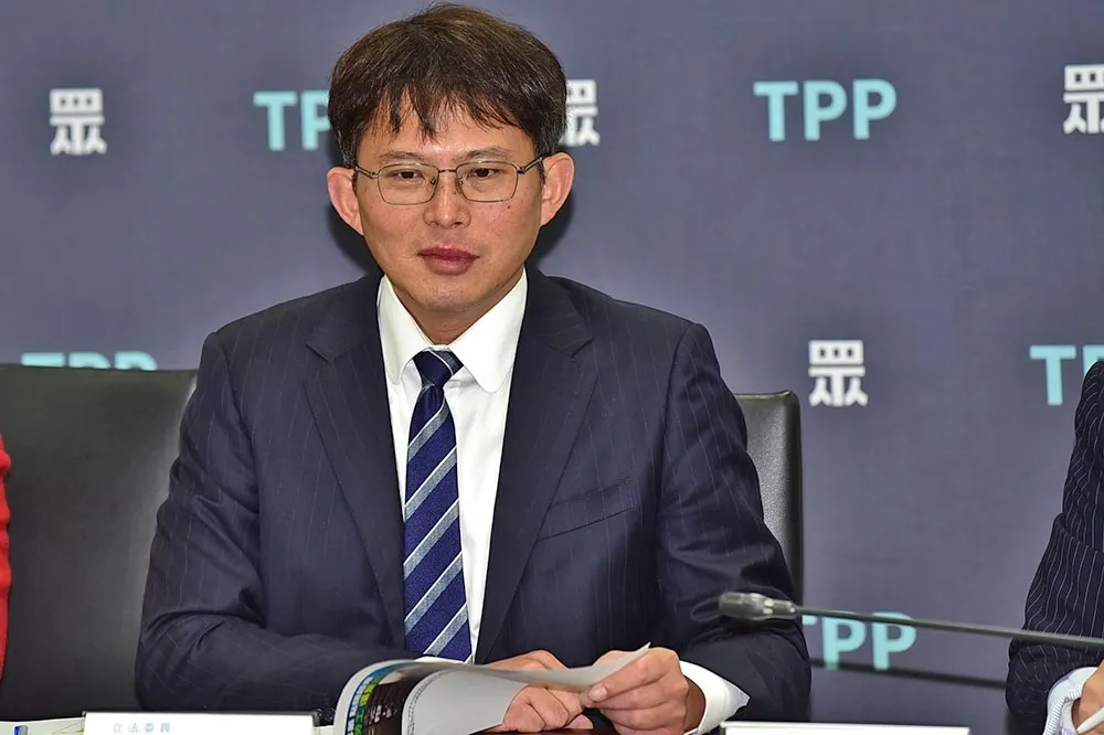 柯文哲提解除通信禁令「想辭黨主席」？　黃國昌不評論：全黨上下支持柯文哲