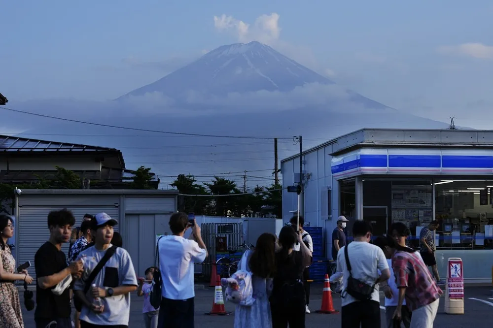 富士山通行費將漲　山梨縣擬調到每人850元