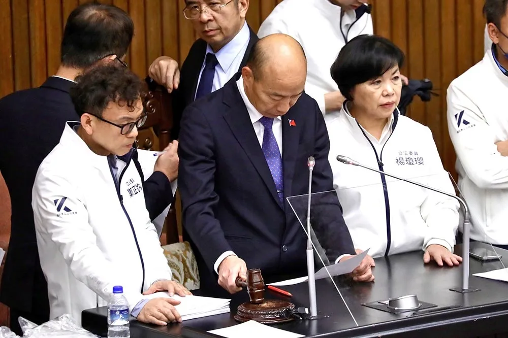  《憲法訴訟法》修正案三讀通過　同意宣告違憲大法官最少需9人