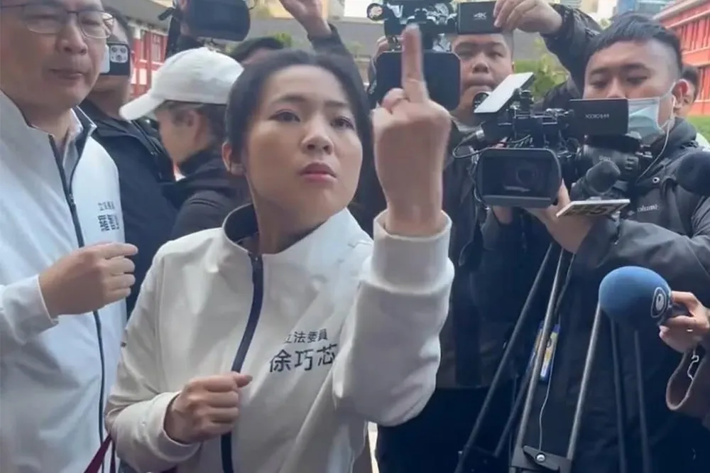 冷眼看徐巧芯從甜心到封魔之路