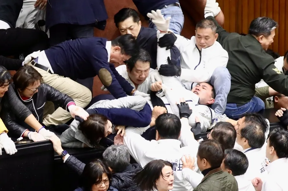 投書：財劃修法──做不了大建設、買不起先進武器、撞向山壁