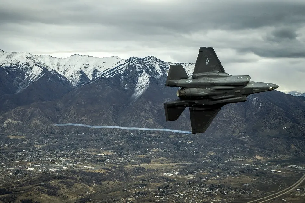 【有片】全球安全情勢推升需求　美軍一口氣訂購145架F-35系列戰機