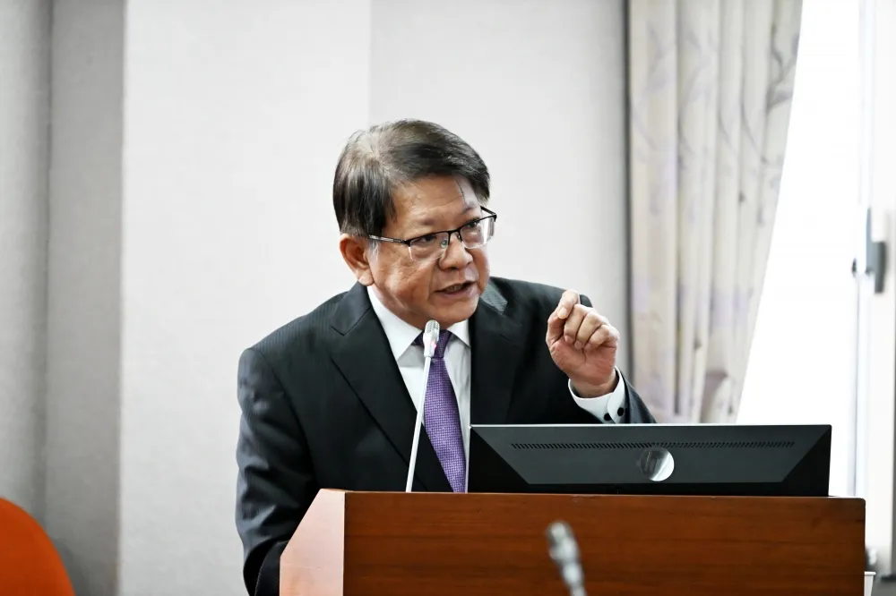 潘孟安不滿遭影射與聯合再生有關　向黃國昌對賭「若無關，你辭職」