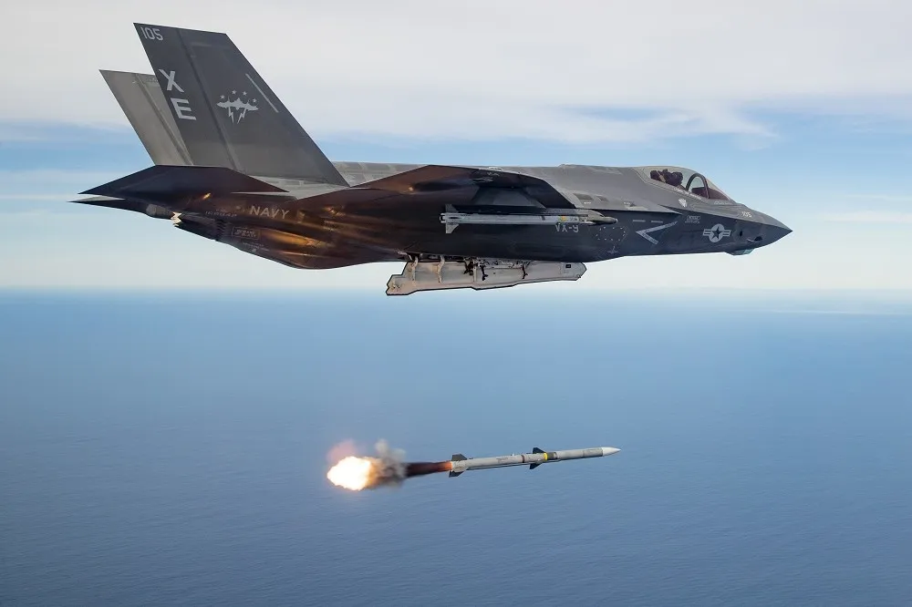 【有片】F-35B與F-35C使用不同機砲吊艙　兩者共通零件僅20%