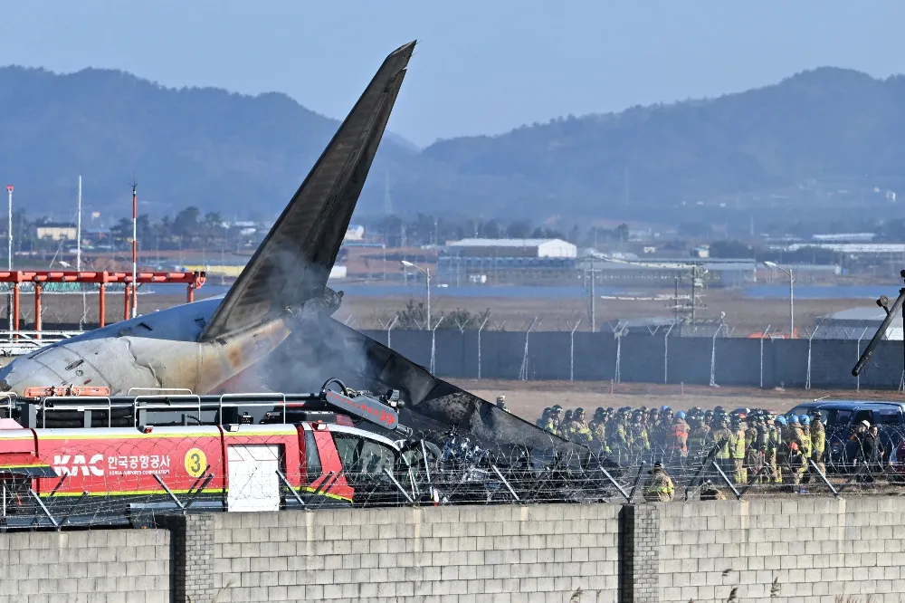 快訊／南韓濟州航空降落衝出跑道爆炸　至少62人罹難