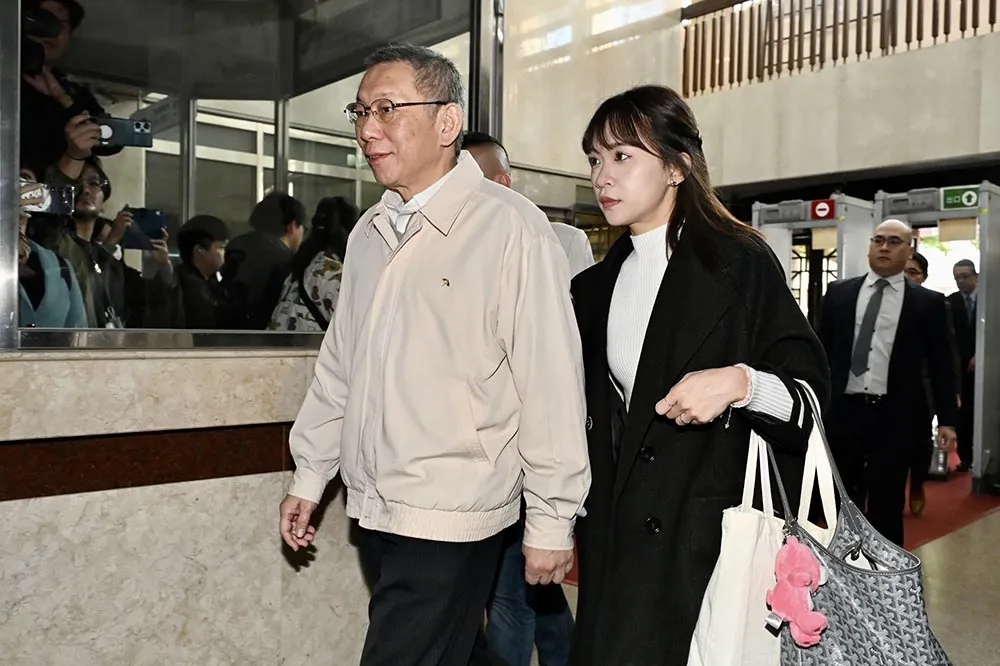 【北院更裁檢辯攻防】檢方爆「橘子」幫柯文哲辦手機　化名「羅廷瑋」聯絡律師