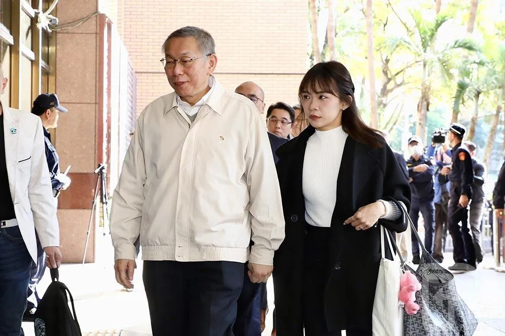 【北院更裁檢辯攻防】柯文哲哽咽柯爸病危稱不會逃亡　「寧死裡面也不當俗辣」
