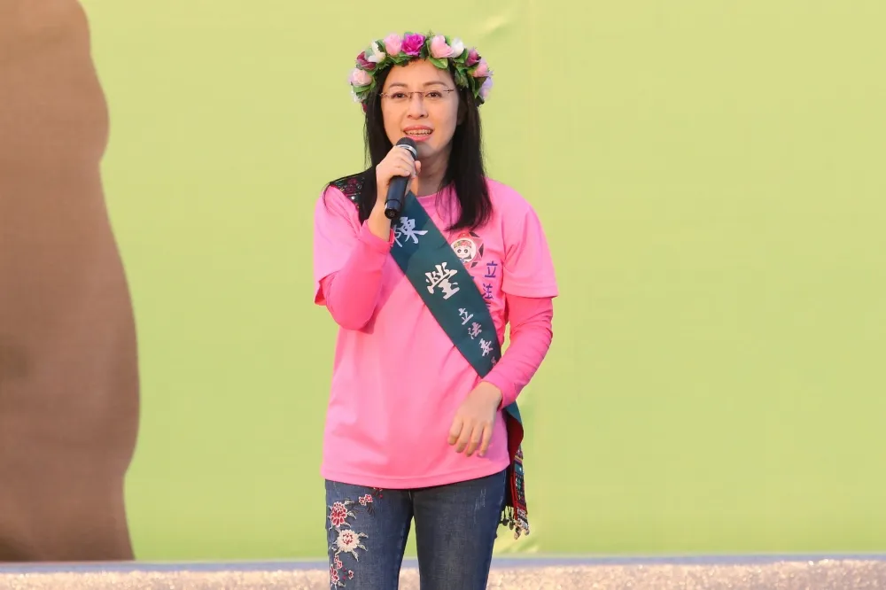 直播張惠妹演唱會20分鐘遭批「帶頭違法」　陳瑩道歉：看到熱氣球太興奮