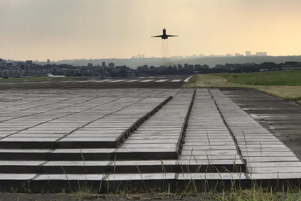 松山機場跑道2600公尺比韓國務安機場短　運安會曝「2設施」幫助緩衝