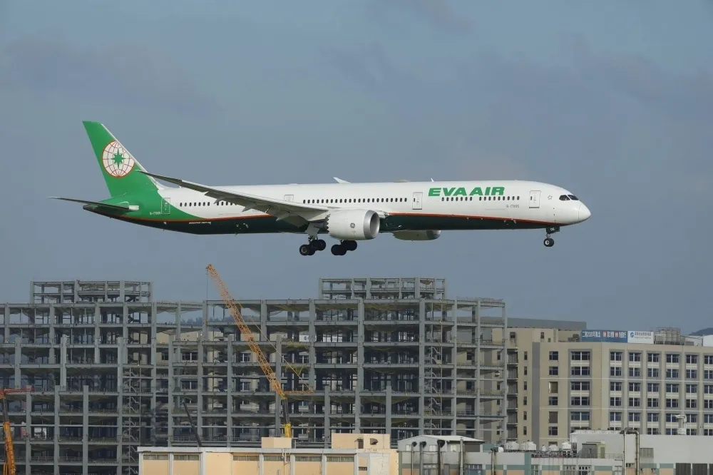 羨慕！長榮航空年終獎金7個月、調薪4％　明年員工分紅至少再發2個月