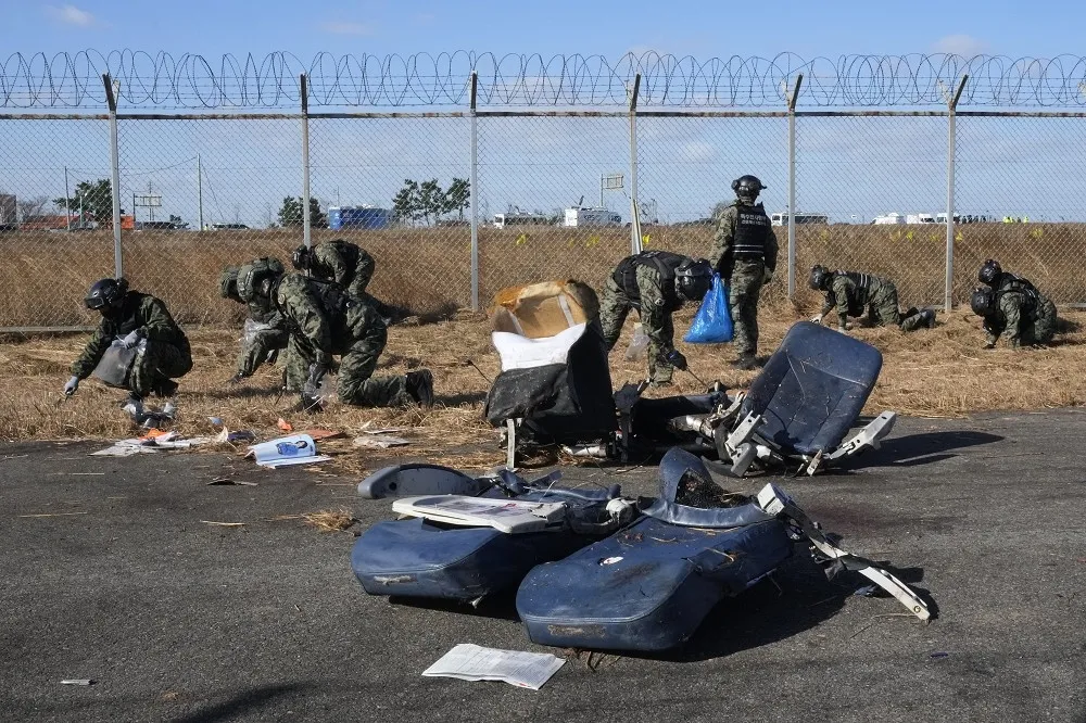 【有片】專家斥「違法、完全是犯罪」　為何南韓空難機場跑道盡頭有道牆？