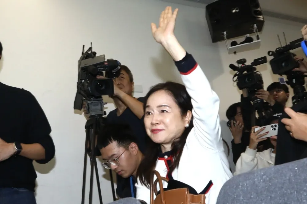 抗告誹謗案「限制出境」成功　周玉蔻恢復出國自由