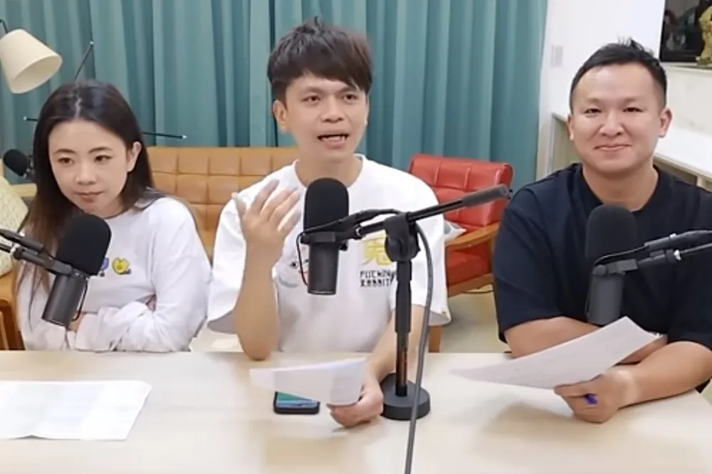 跨年夜蘿拉指控前公司「賺沒良心的錢」　蔡阿嘎怒了發4聲明喊告