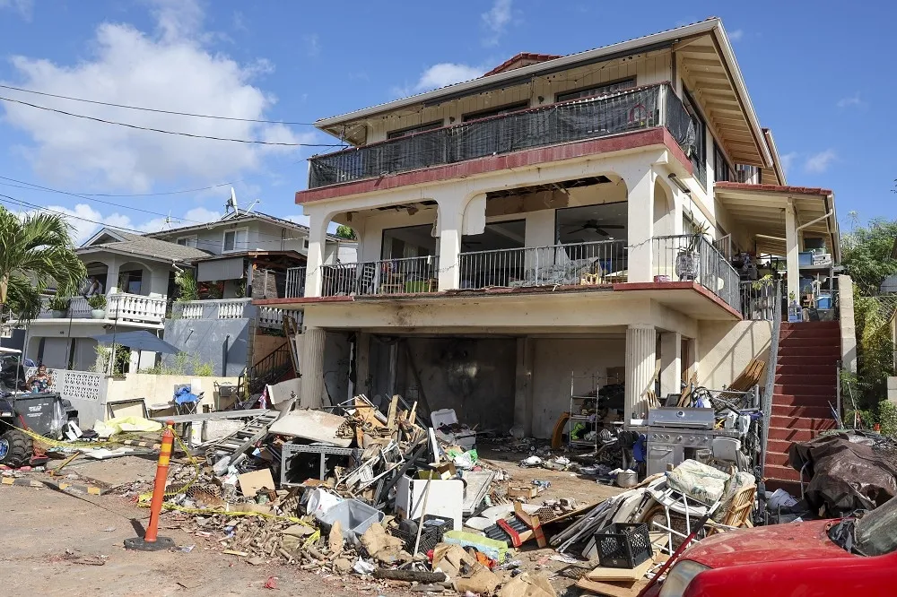 【有片】煙火當蜂炮玩！德國釀5死數百傷　夏威夷民宅煙火爆炸3人喪命