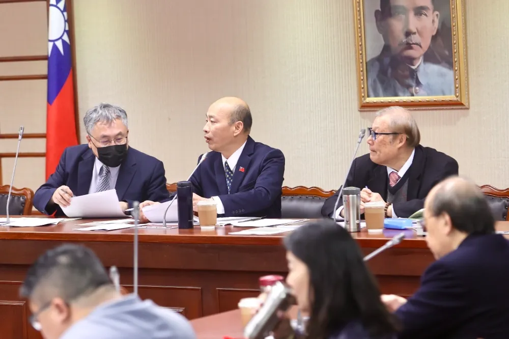 韓國瑜自嘲「我馬上要被罷免」　趙少康酸柯建銘：人還沒走茶已涼透
