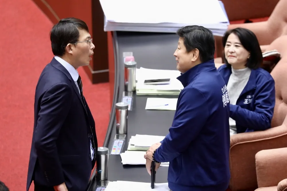 彭博：與北京友好的藍白把持國會　善變川普上任成台灣「最不頭痛」議題