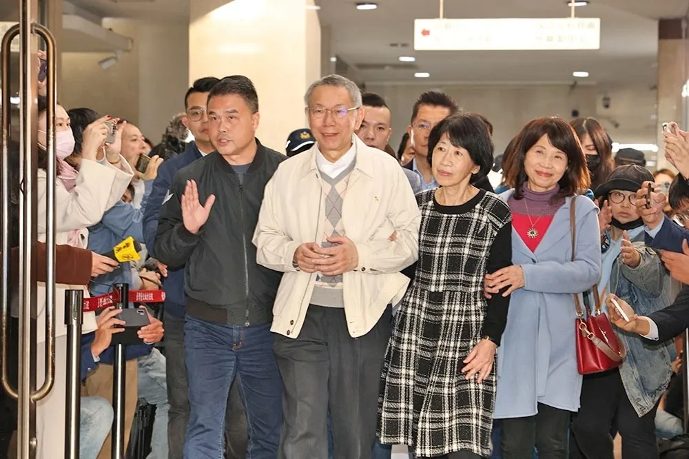 柯文哲遭爆「把錢帶回家」！陳佩琪喊告　許富舜回應了：我願承受