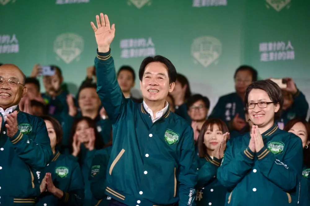 民眾黨支持度剩10％　日學者預言2028總統大選：賴清德對決「藍白合」