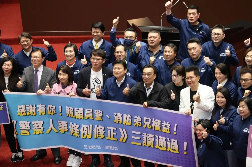 投書：拖垮全世代的大事　軍公教年改不能走一步退十步