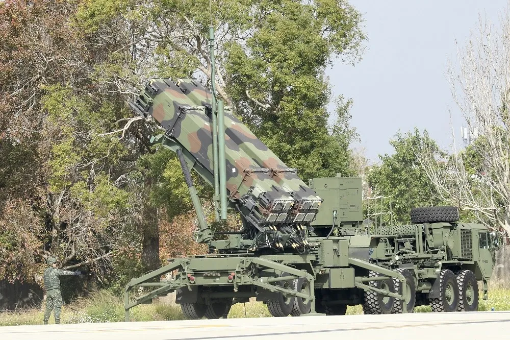 當殲-20遇上愛國者　歐亞時報：台灣防空戰力能否逼退共軍匿蹤戰機？