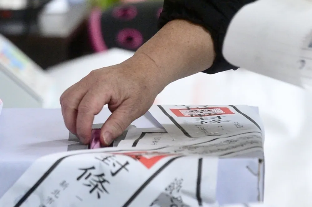 我從不投票選一個救世主