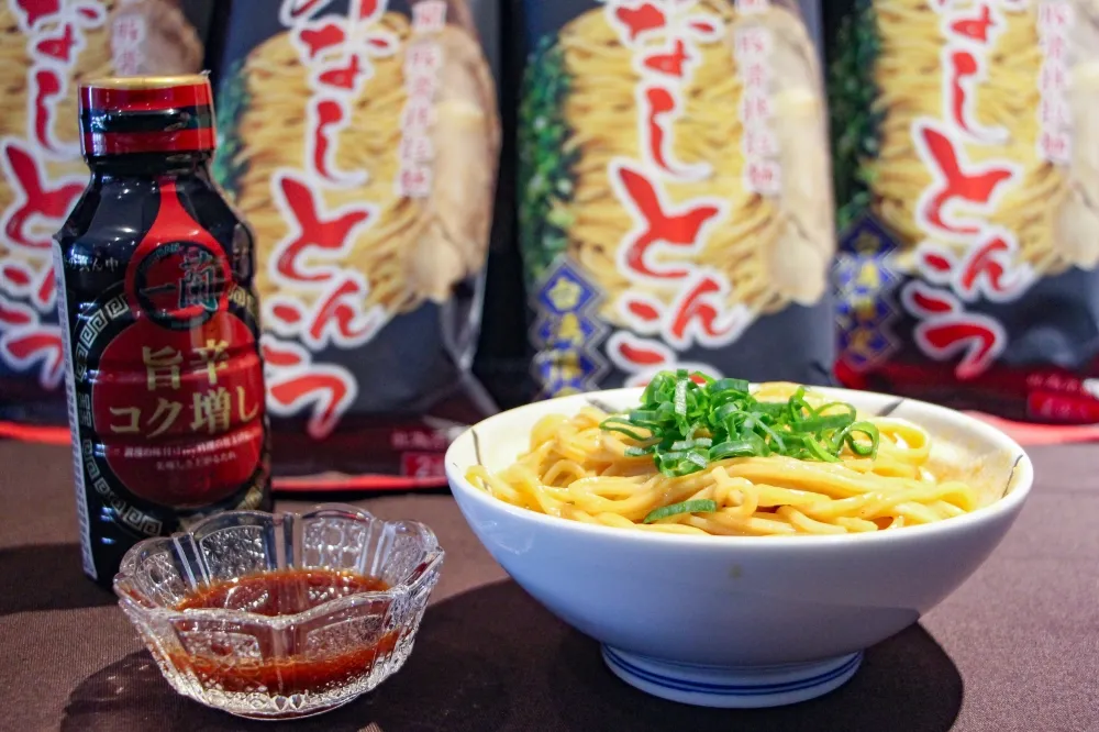 一蘭拉麵推出台灣限定「豚骨拌拉麵」！開賣日期、售價、購買方式一次看　今年有機會恢復 24 小時營業