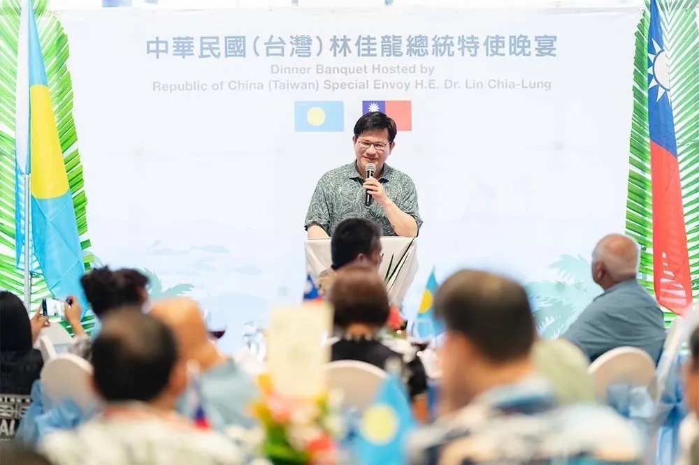 林佳龍率團訪帛琉隨團成員驚傳車禍　侯盛茂、林靜儀當場參與救治