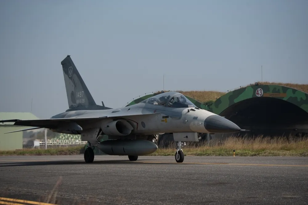 空軍清泉崗基地重大意外　1士官長「遭IDF戰機發動機吸入」慘死