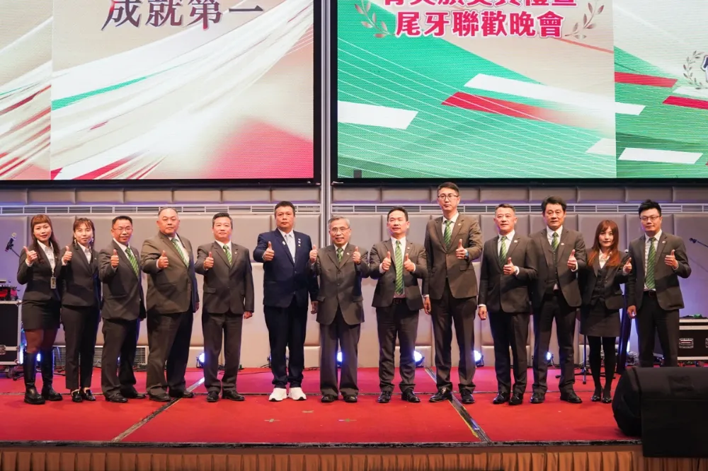 永慶加盟四品牌台南尾牙、有巢氏房屋竹苗尾牙　嗨抽汽車、現金　還有彭佳慧、小宇精彩表演