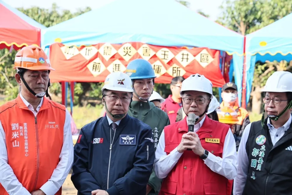 救災動起來！黃偉哲發放受傷災民每人3萬元　嘉義9道路搶修翁章梁忙勘災