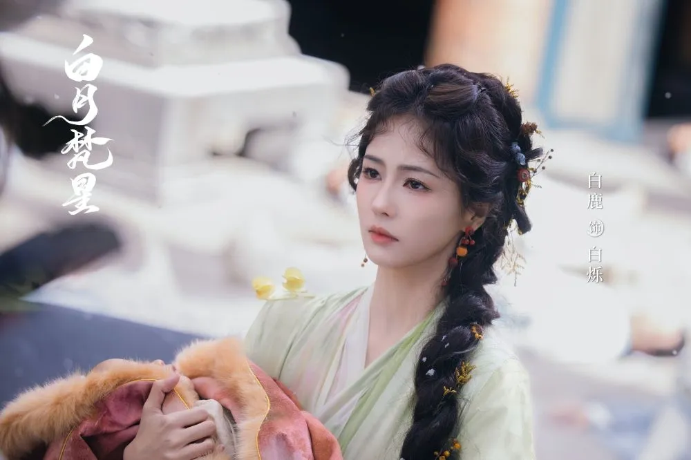 白鹿《白月梵星》口碑慘澹古裝女神光環失靈　她遭經紀人于正逼接戲內幕曝光