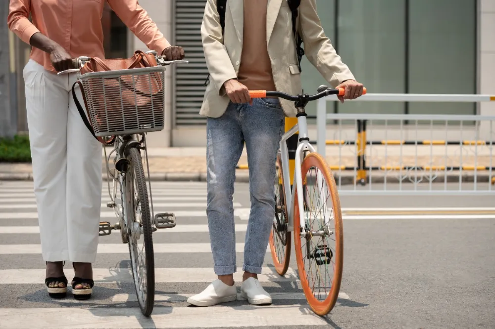 過斑馬線要牽車！北市去年自行車違規暴增127%　「這些行為」恐讓你被罰