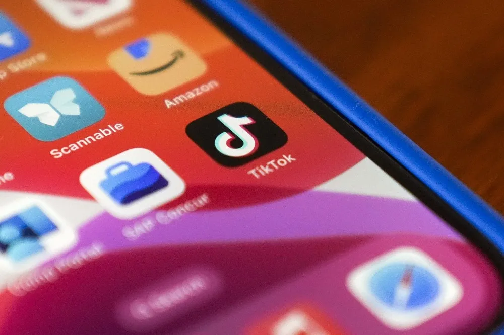 TikTok在美下架讓有App的二手機成搶手貨　網上有人喊到近百萬元