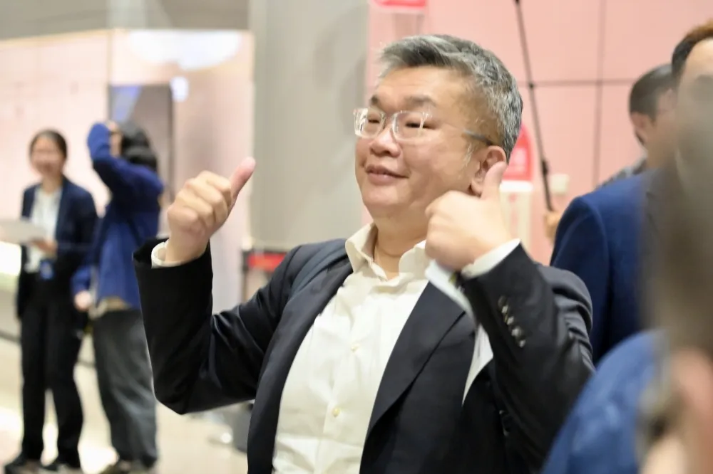 第1槍！國民黨台中黨部轉發「罷免惡委」連署　鎖定蔡其昌、何欣純