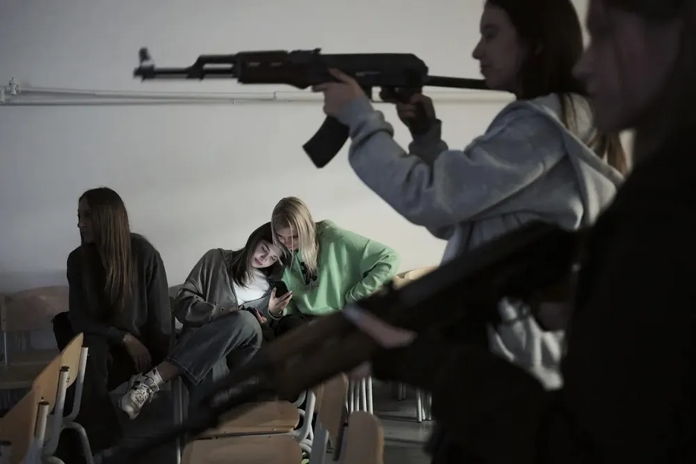 【有片】從AK-47模擬器到無人機駕駛　烏克蘭推動教育改革對抗俄羅斯威脅