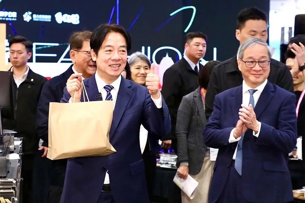 2025台北國際書展登場　賴清德逛1小時買47本書最偏愛這款