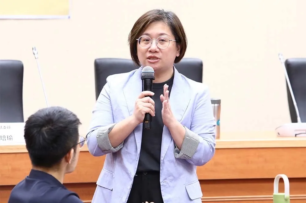 總預算審查報告不敢寫提案者　陳培瑜痛批：立院成藍白遮羞布