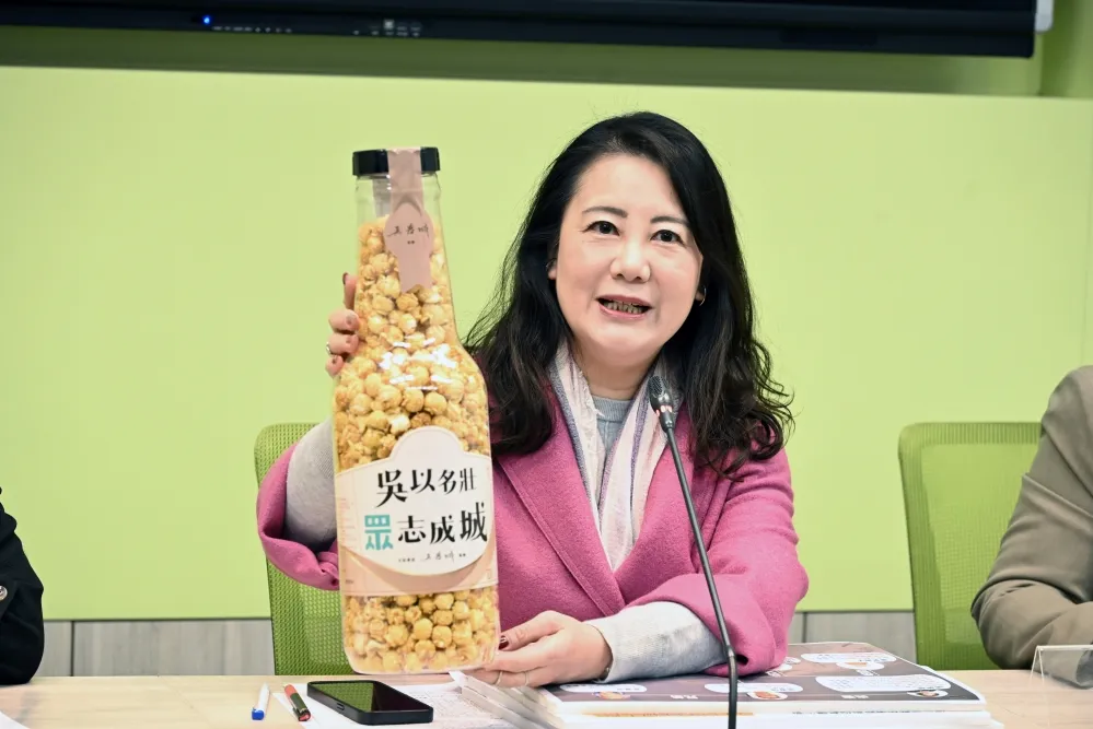 公布吳春城家族承包政府標案11億　民進黨團諷：「壯世代」賺四代