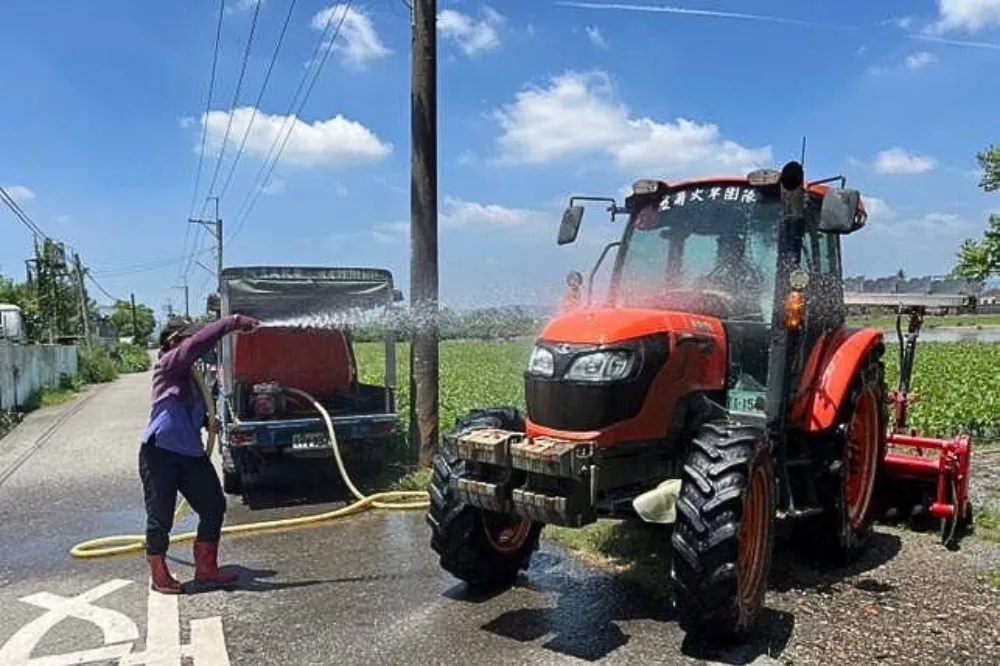 屏東農耕機具未清洗上路污染道路　環保局加強稽查嚴格取締