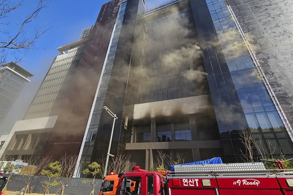 【有片】南韓釜山新建酒店大樓工地大火　釀6死7傷慘劇