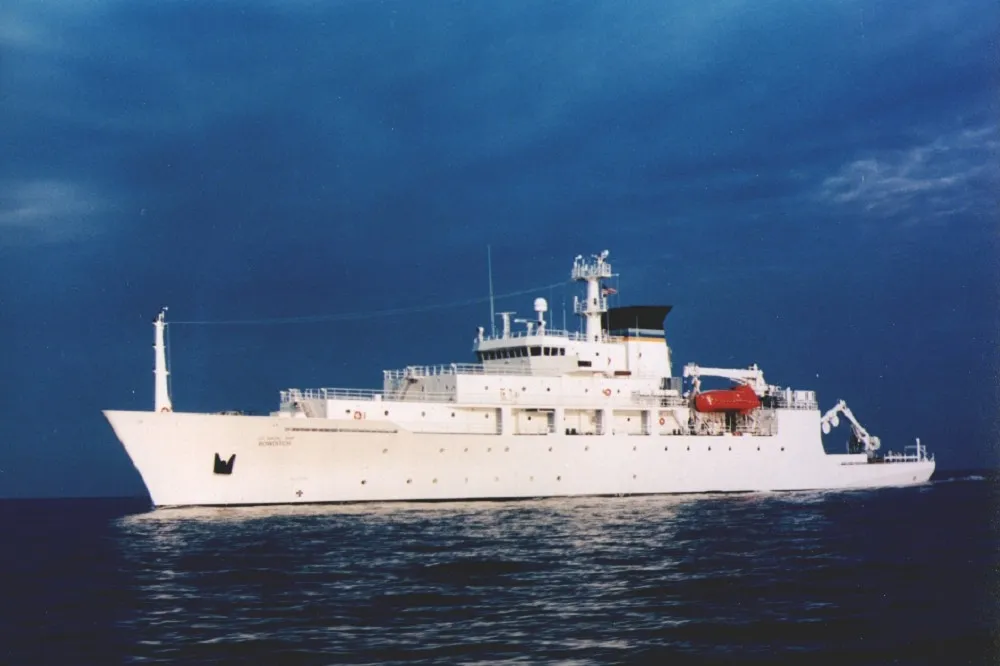 美軍艦「慢速航行」台海別有用意　美國之音：川普政府嚇阻北京「起手式」