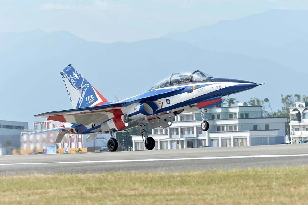 【勇鷹高教機墜海】黑盒子尚未尋獲　空軍：無法完全排除鳥擊