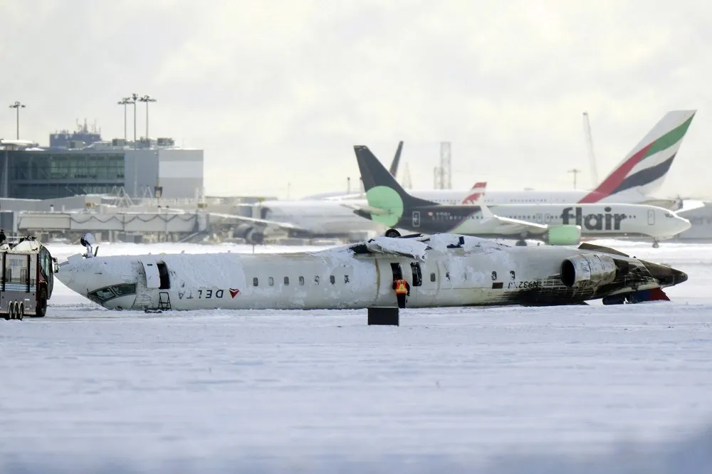 達美航空多倫多失事機腹朝天　專家曝機上80人全數生還關鍵