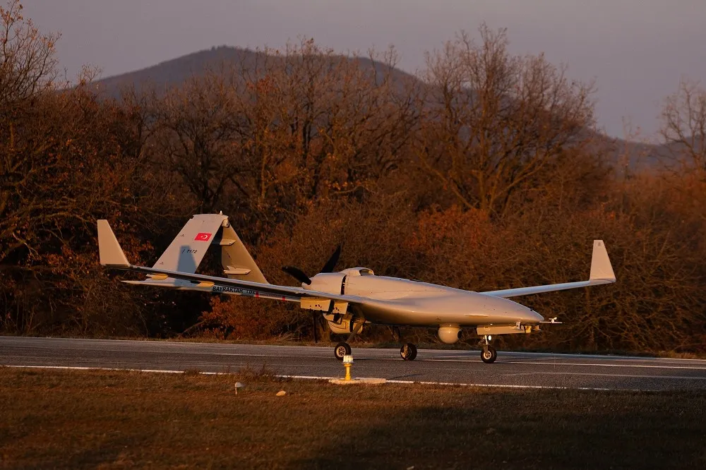 【有片】整合先進AI、動力提升　土國TB2T-AI無人機完成首波飛行測試