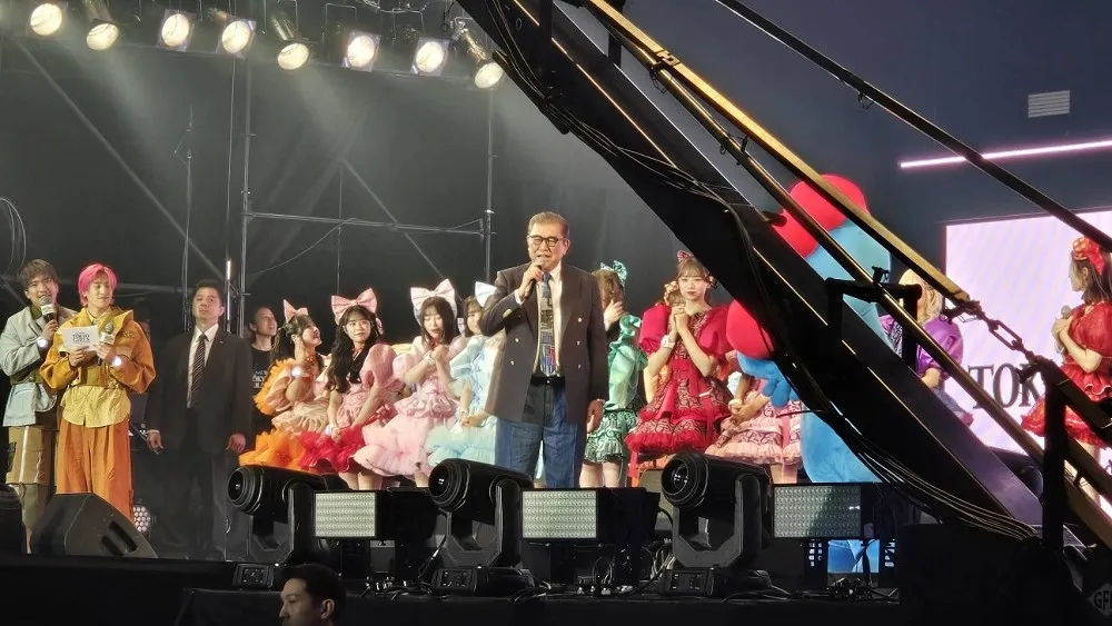 【有片】石破茂亮相東京女孩時裝秀成日本首相首例　網批：不如去勘災