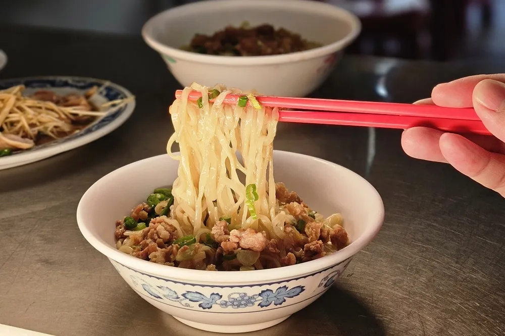 「南投一百碗」飄香　網紅JoJo開箱美食詢問度爆表