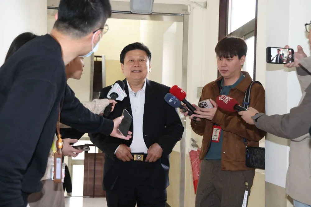 香港團成員涉刑案遭港警扣留　傅崐萁竟未通報陸委會