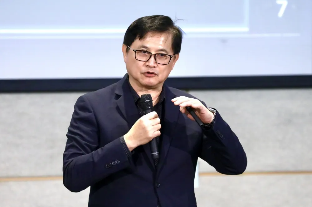 台積電赴美投資千億引發「掏空論」　童子賢反問：台灣是否有足夠電力和條件？